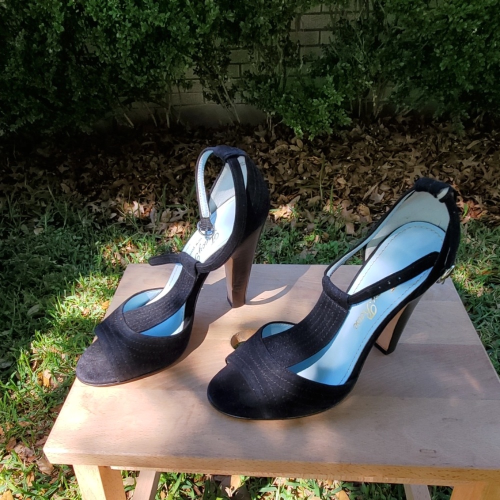 Tracy Reese New York Black Suede Heels